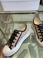 D-Sneakers