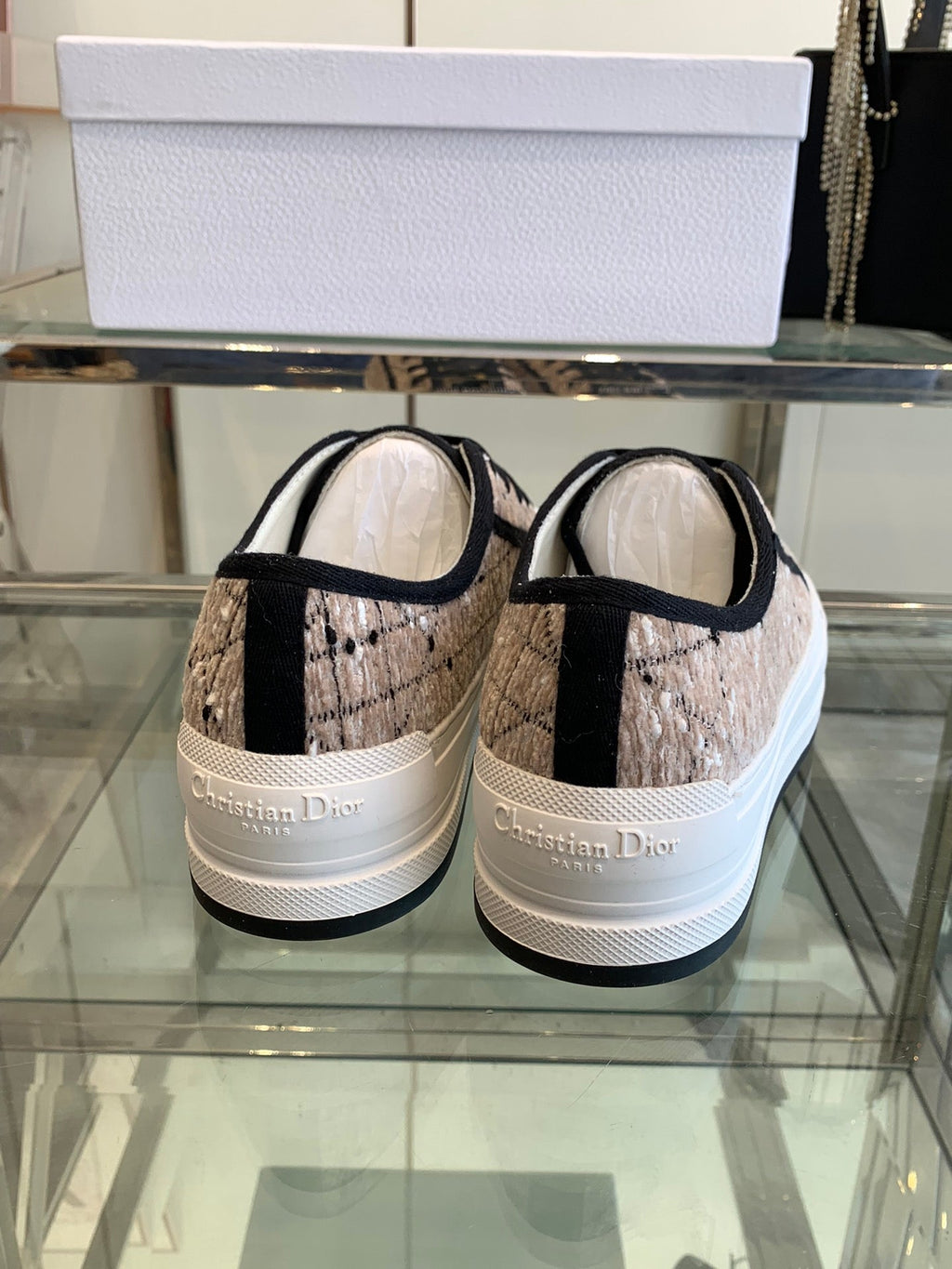 D-Sneakers