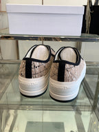 D-Sneakers