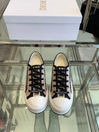 D-Sneakers