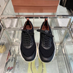 L-Sneakers