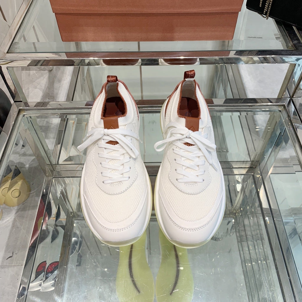 L-Sneakers
