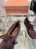 L-Sneakers