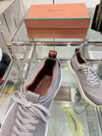 L-Sneakers