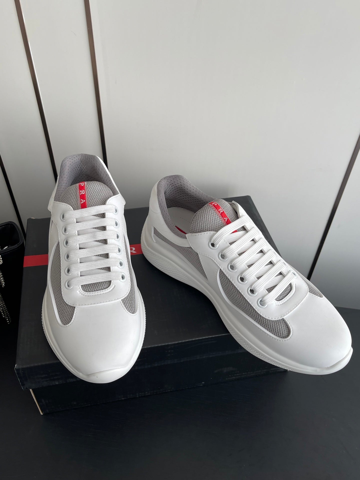 P-Sneakers