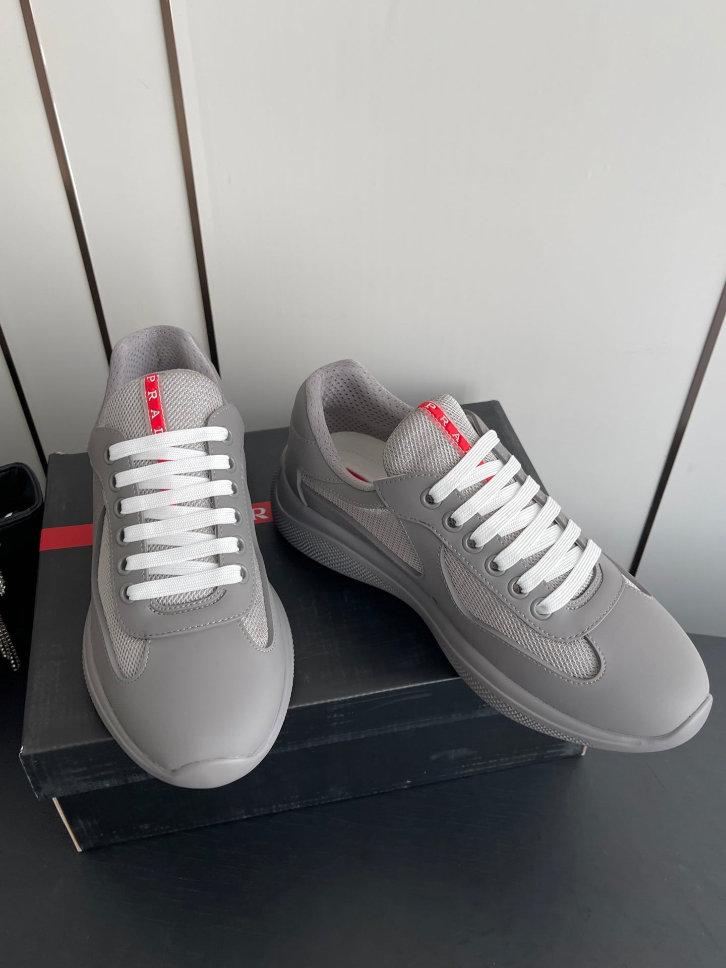 P-Sneakers