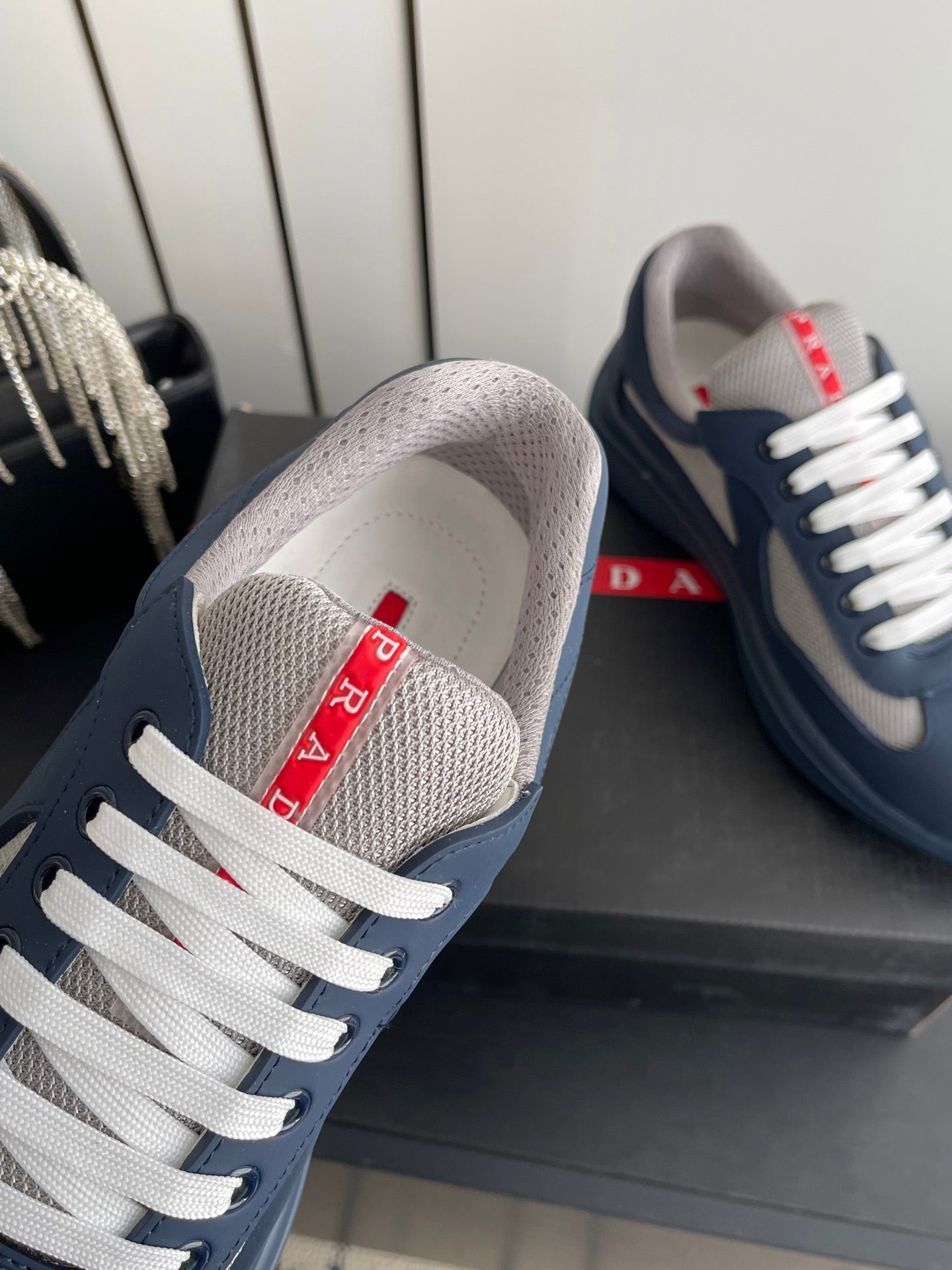 P-Sneakers
