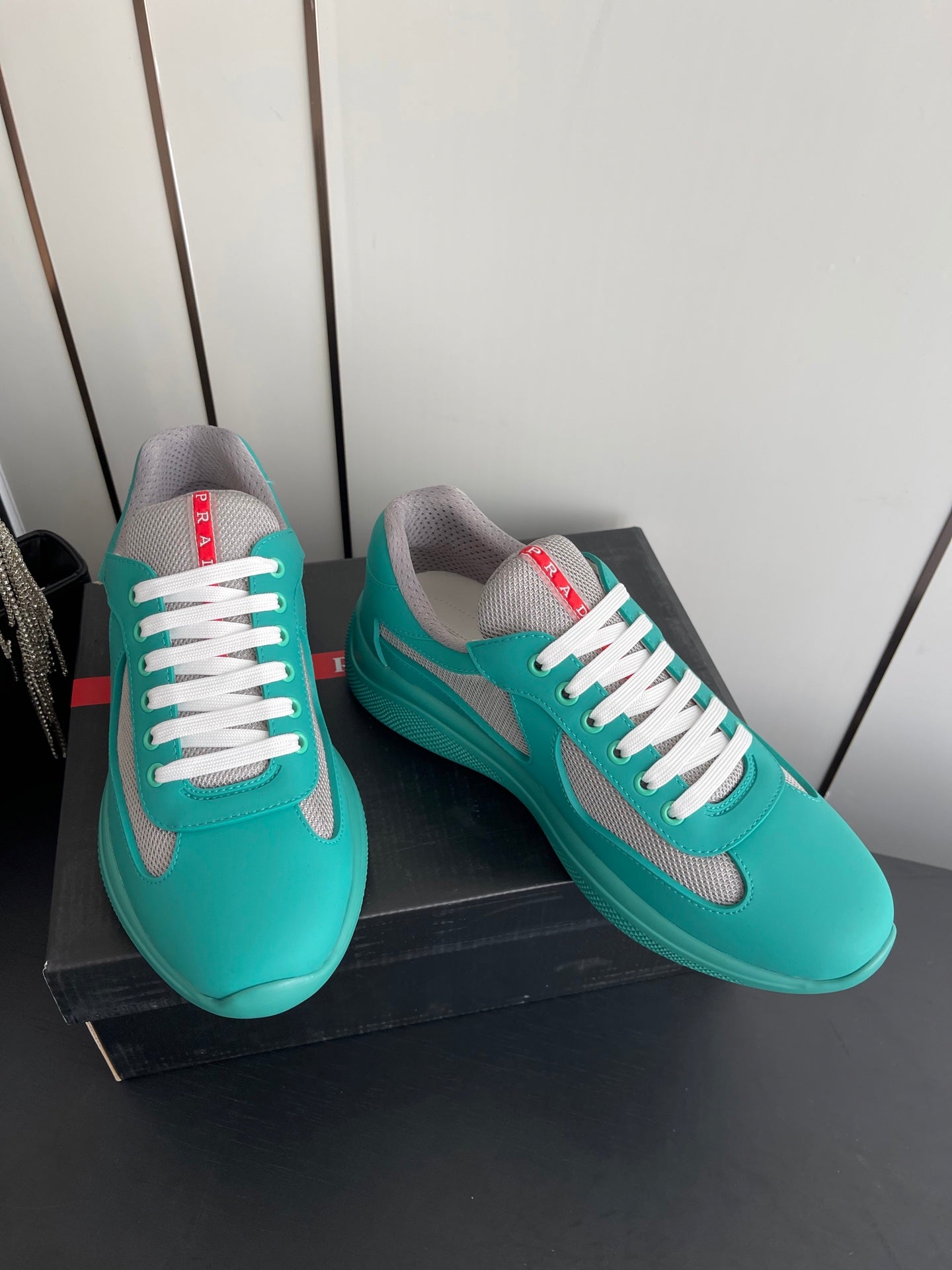 P-Sneakers