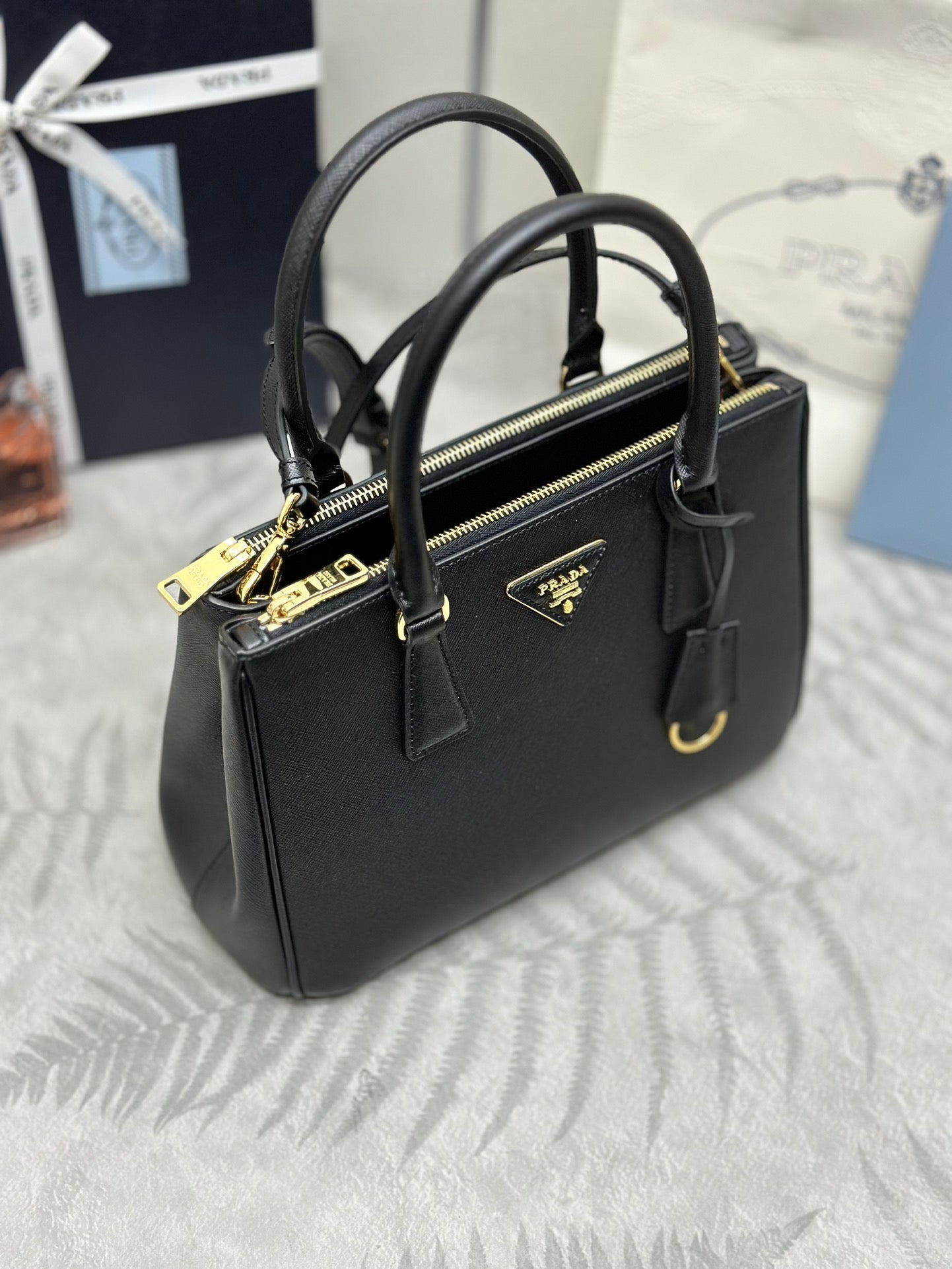 P-Shoulder Bag