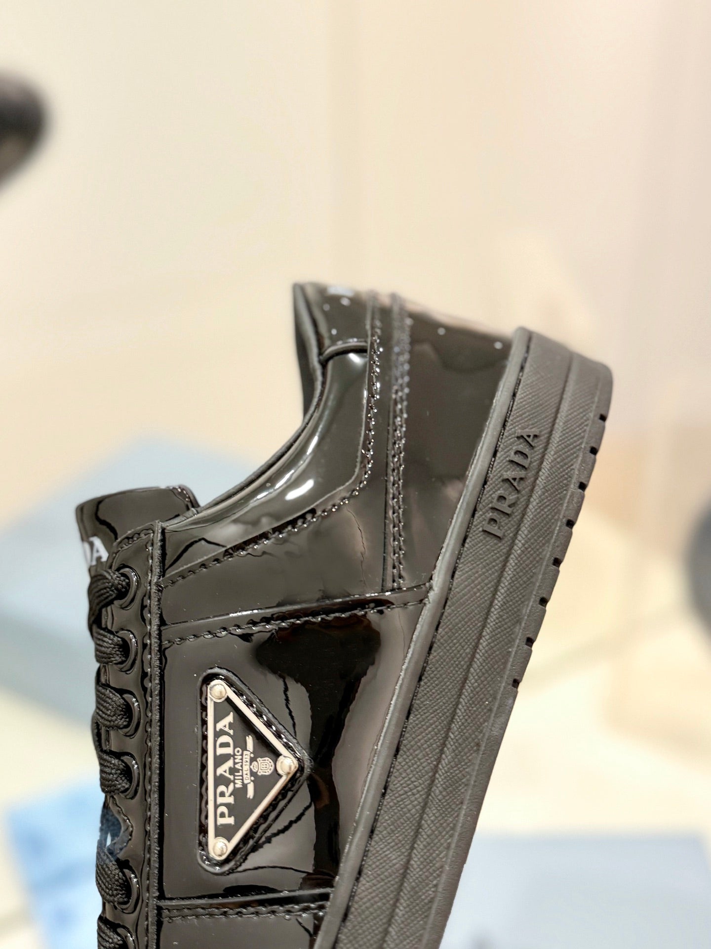 P-Sneakers