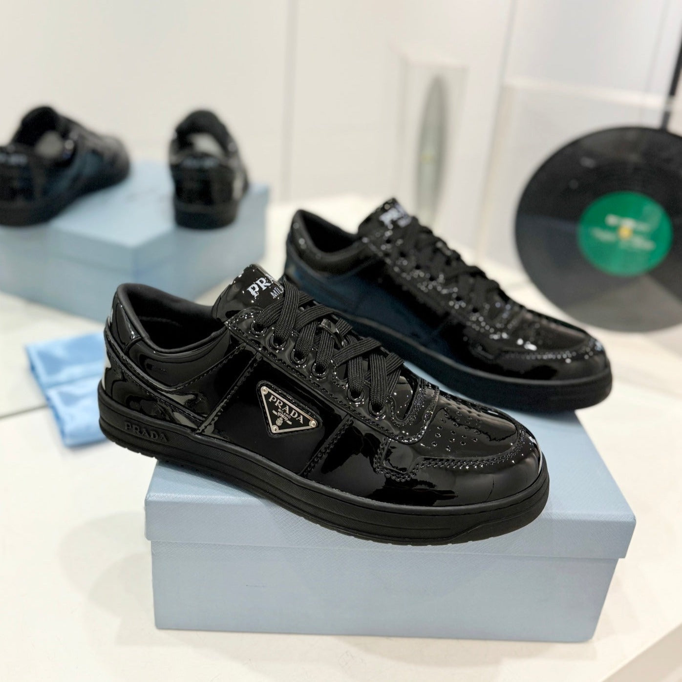 P-Sneakers