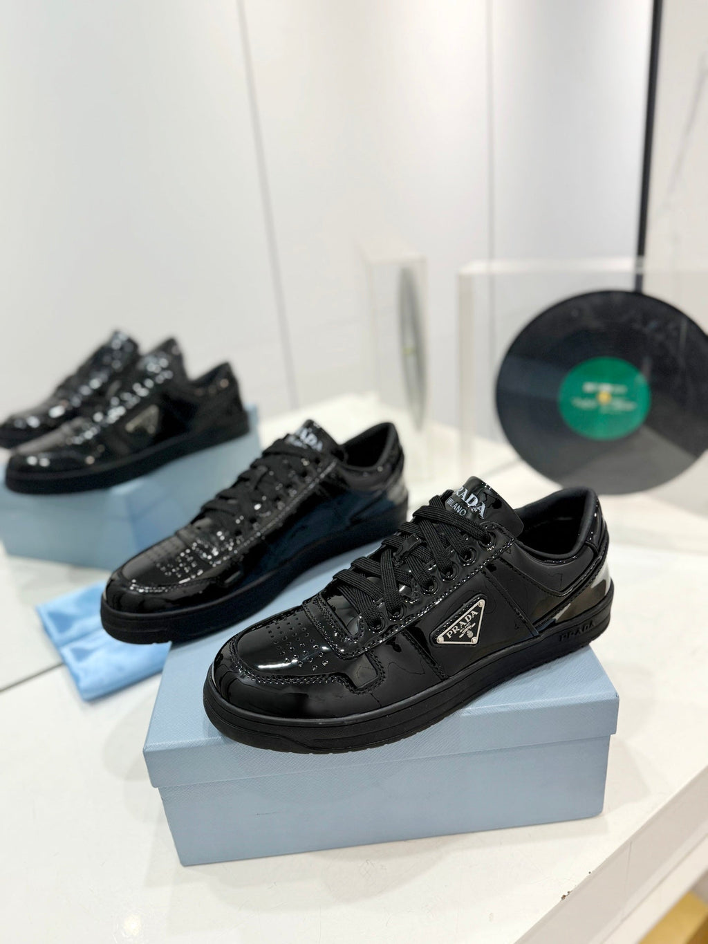 P-Sneakers
