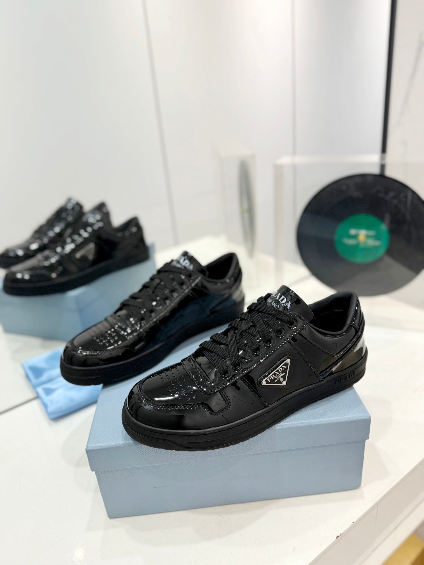 P-Sneakers