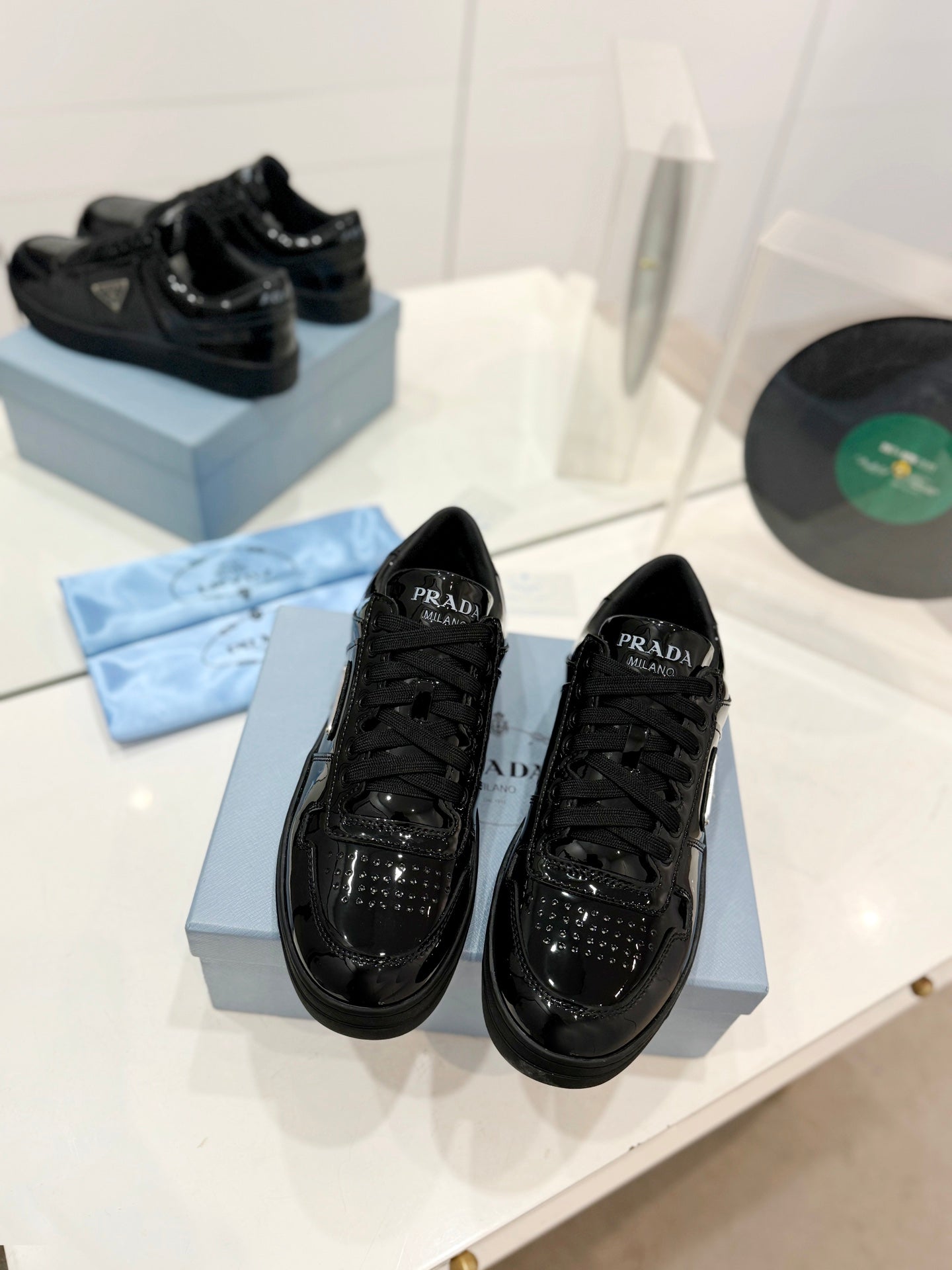P-Sneakers
