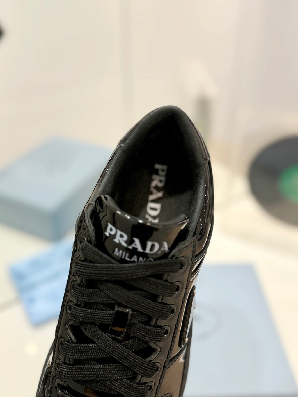P-Sneakers