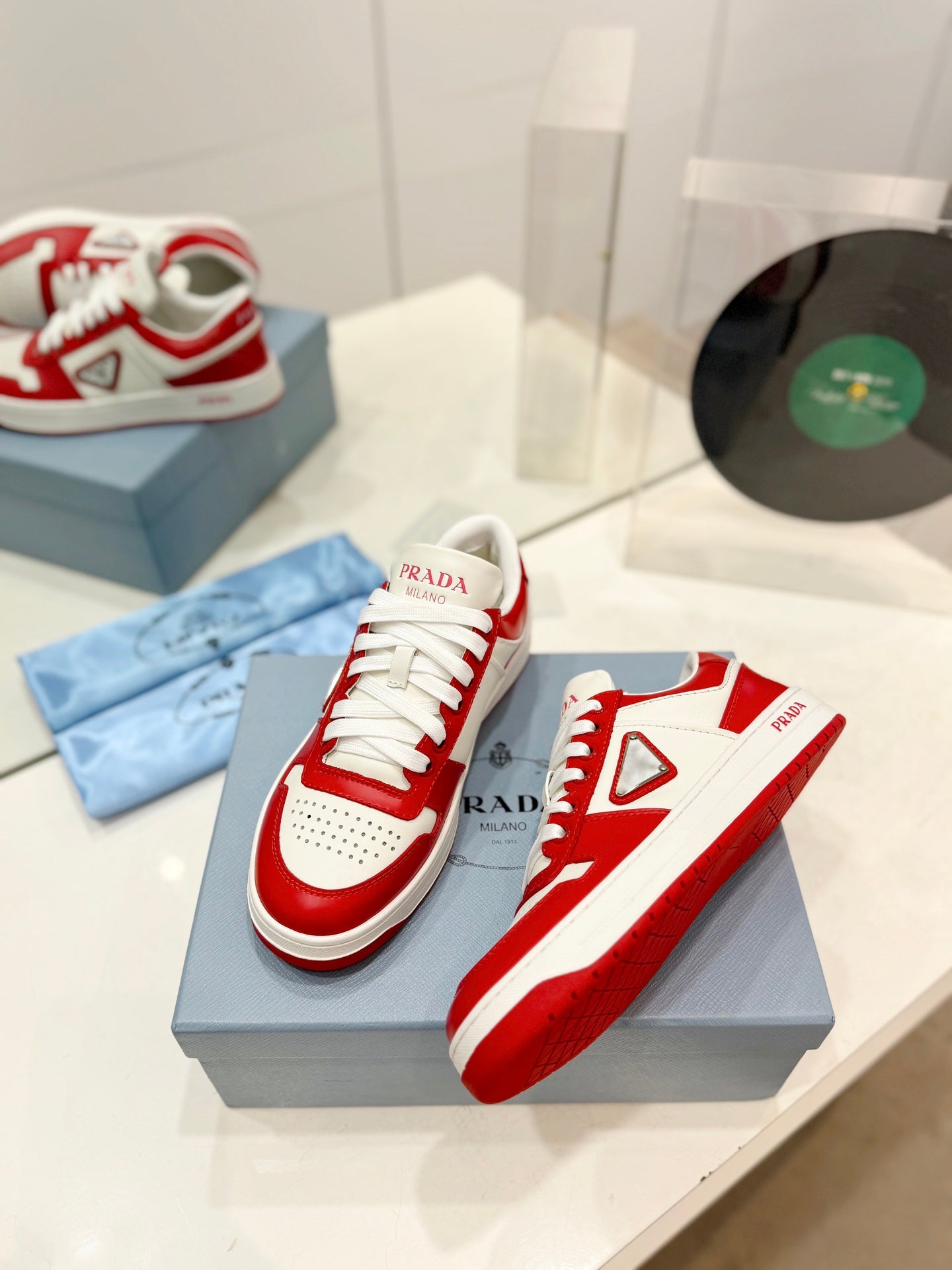 P-Sneakers