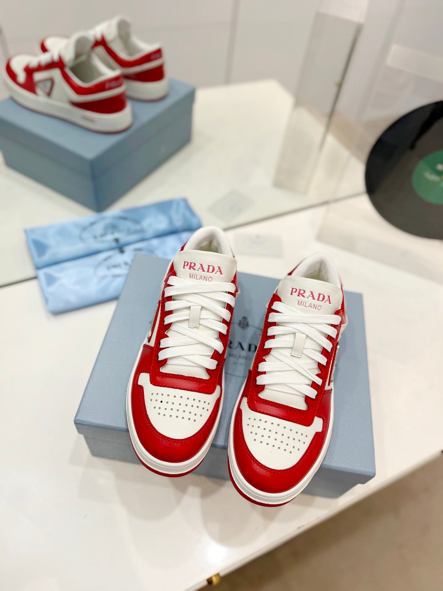 P-Sneakers