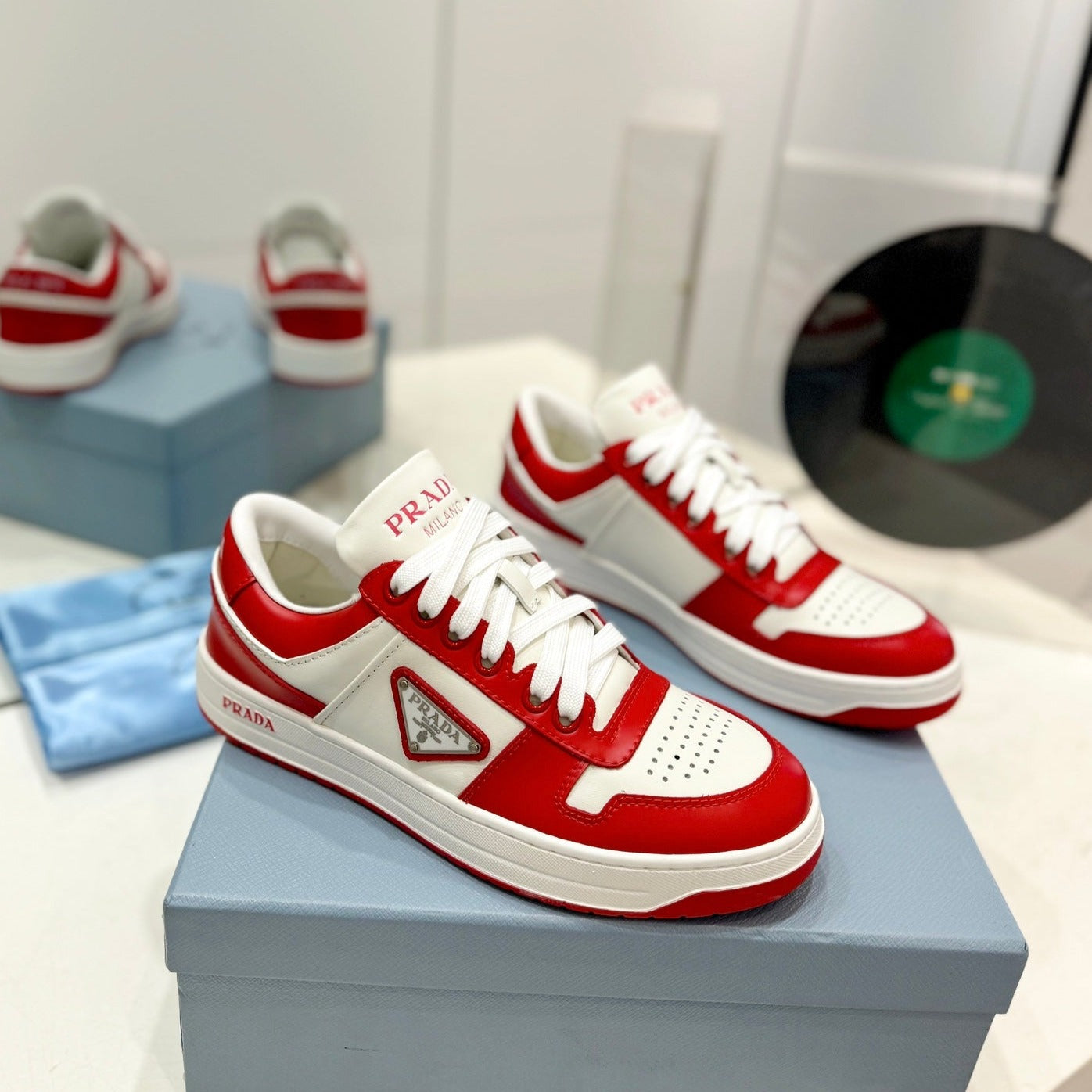 P-Sneakers