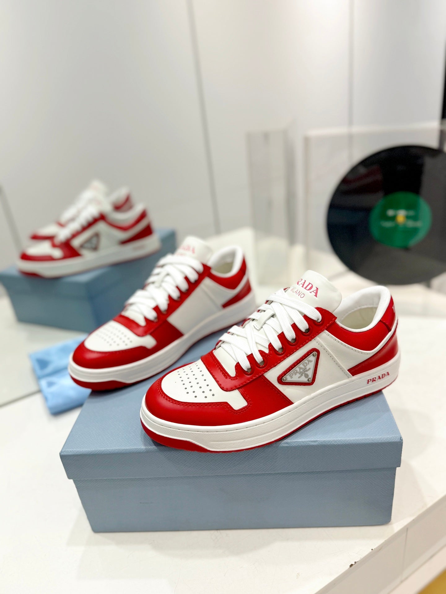 P-Sneakers