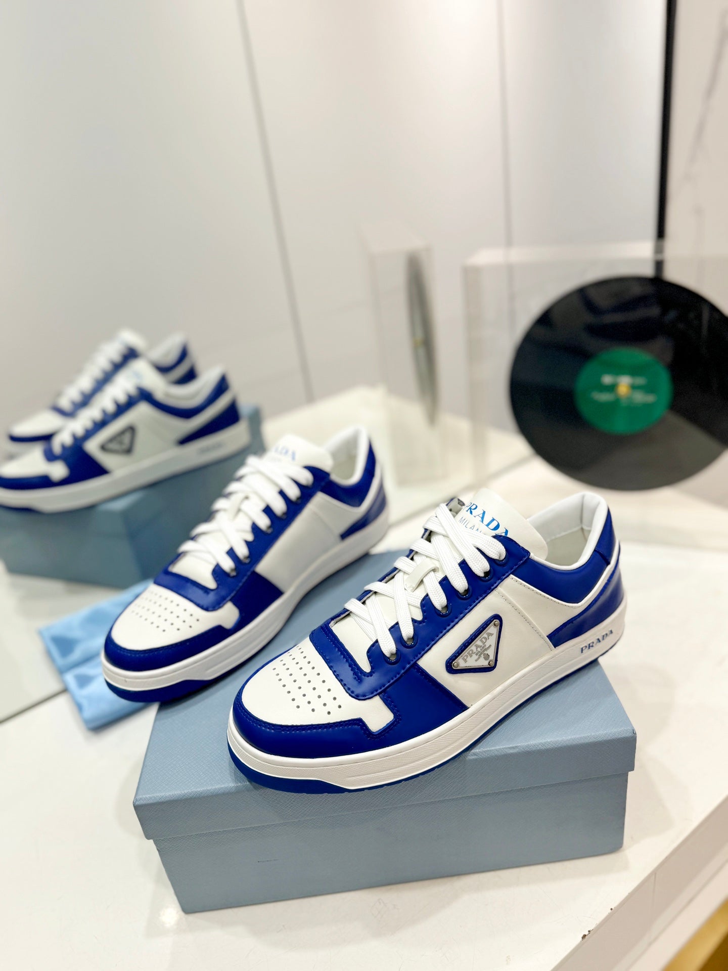 P-Sneakers