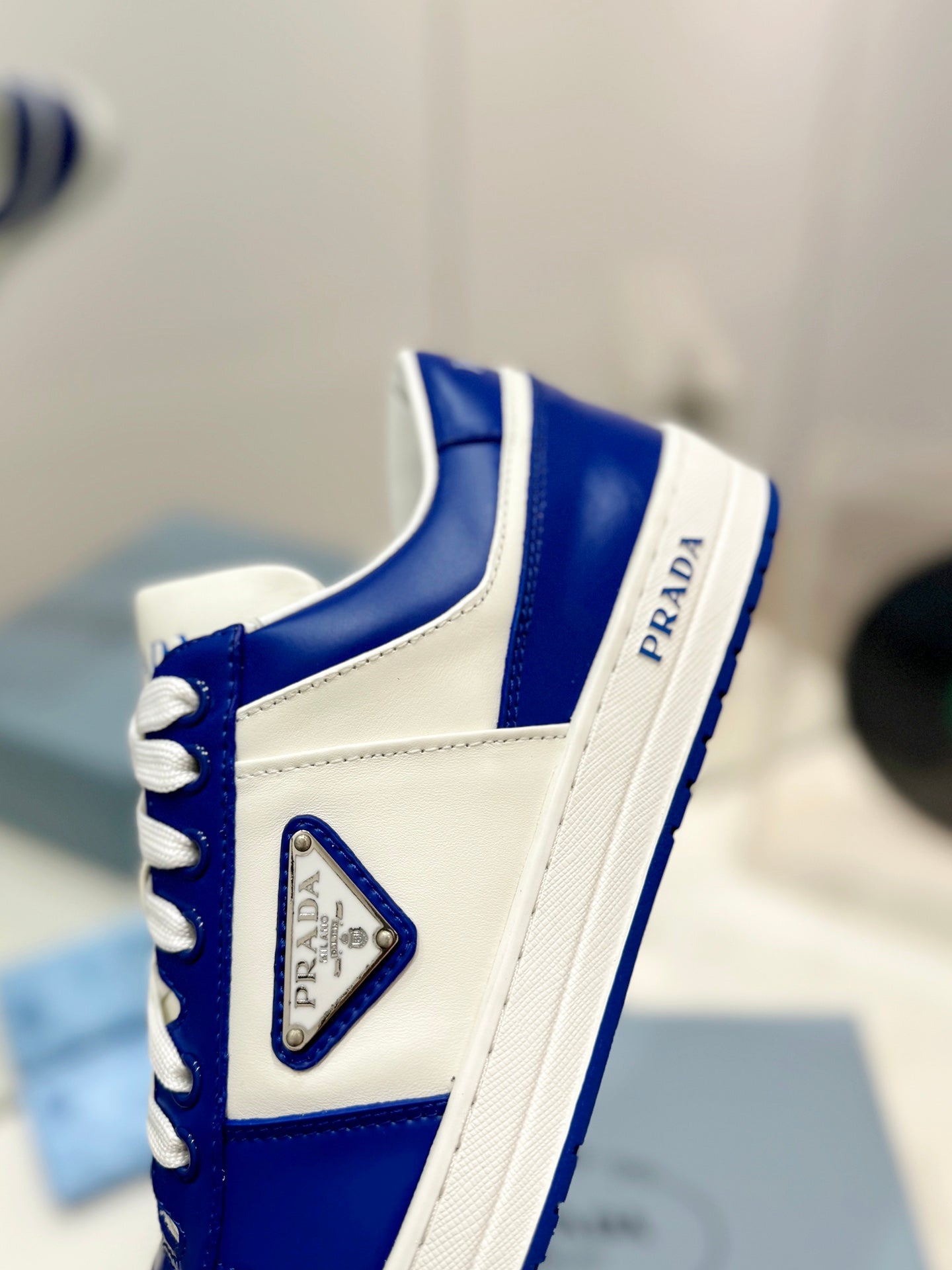 P-Sneakers