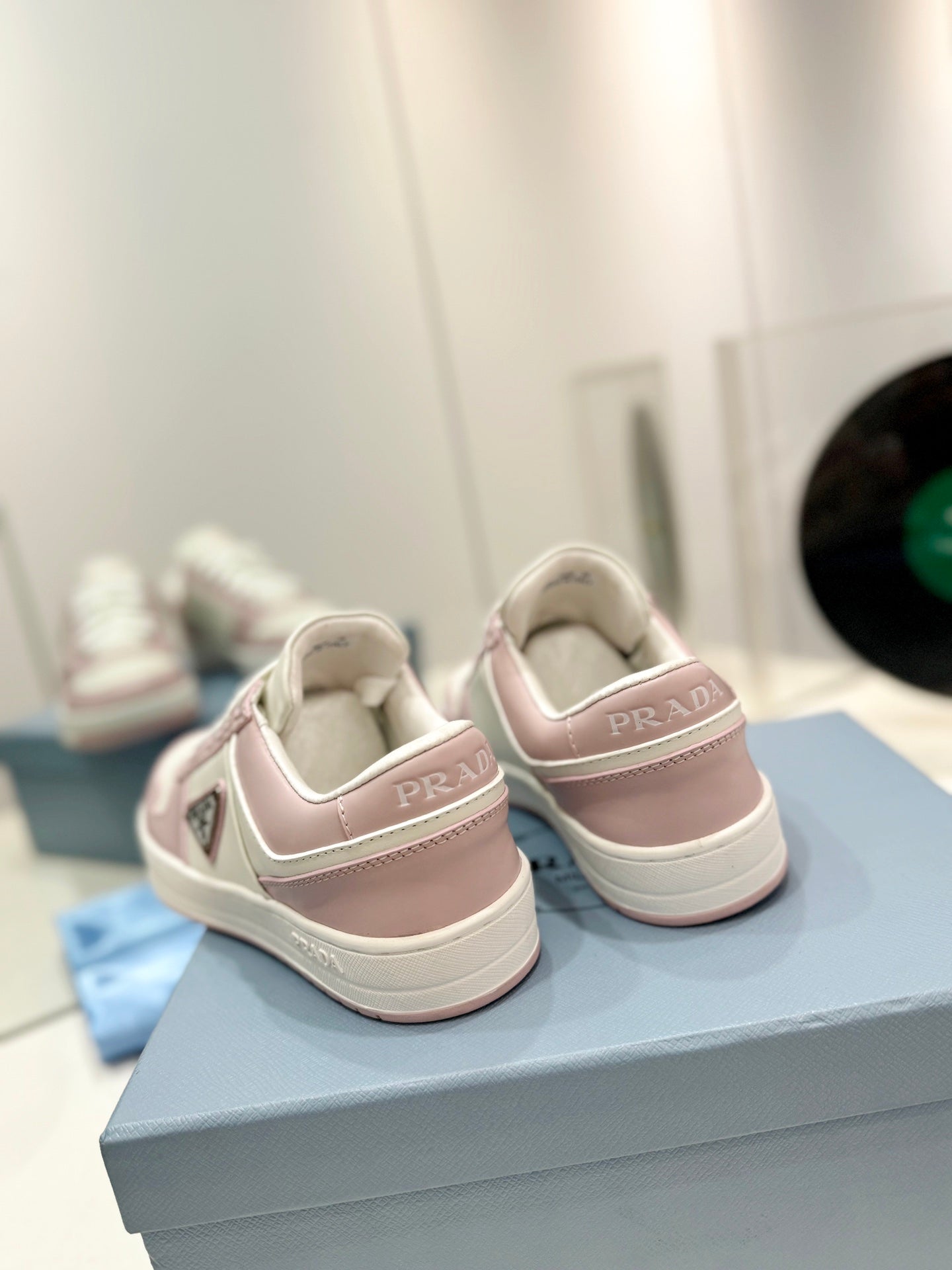 P-Sneakers