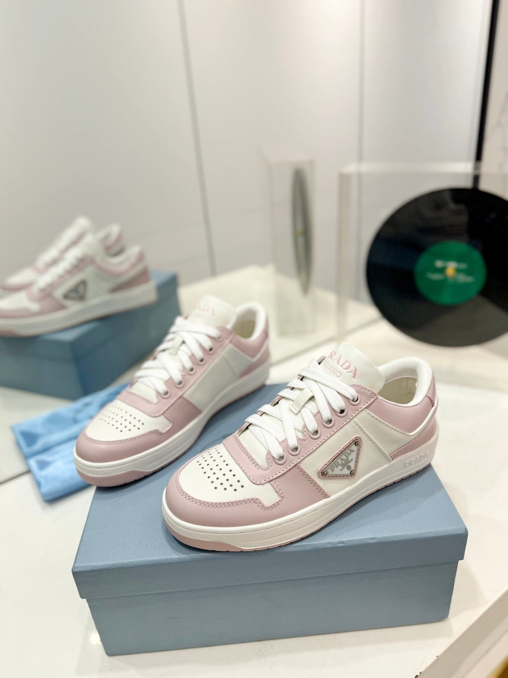P-Sneakers