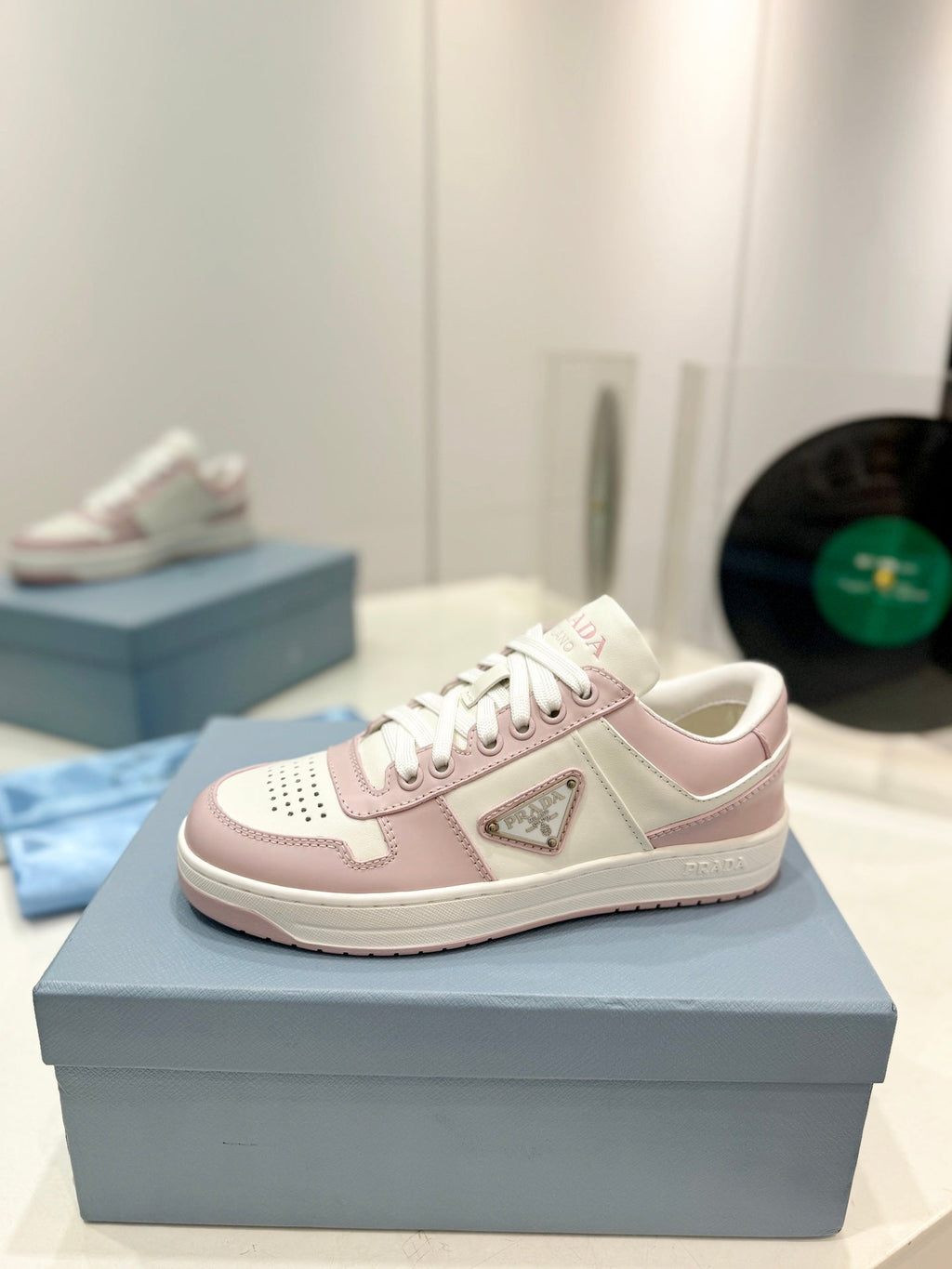 P-Sneakers
