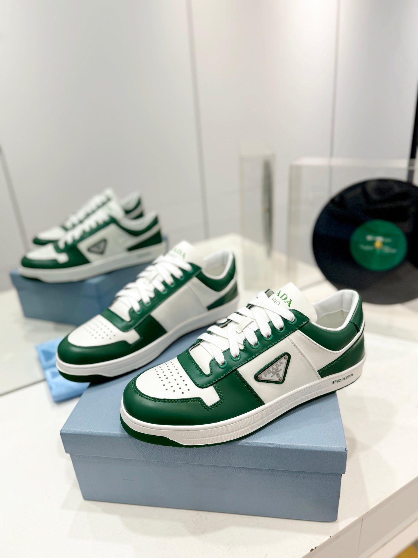 P-Sneakers