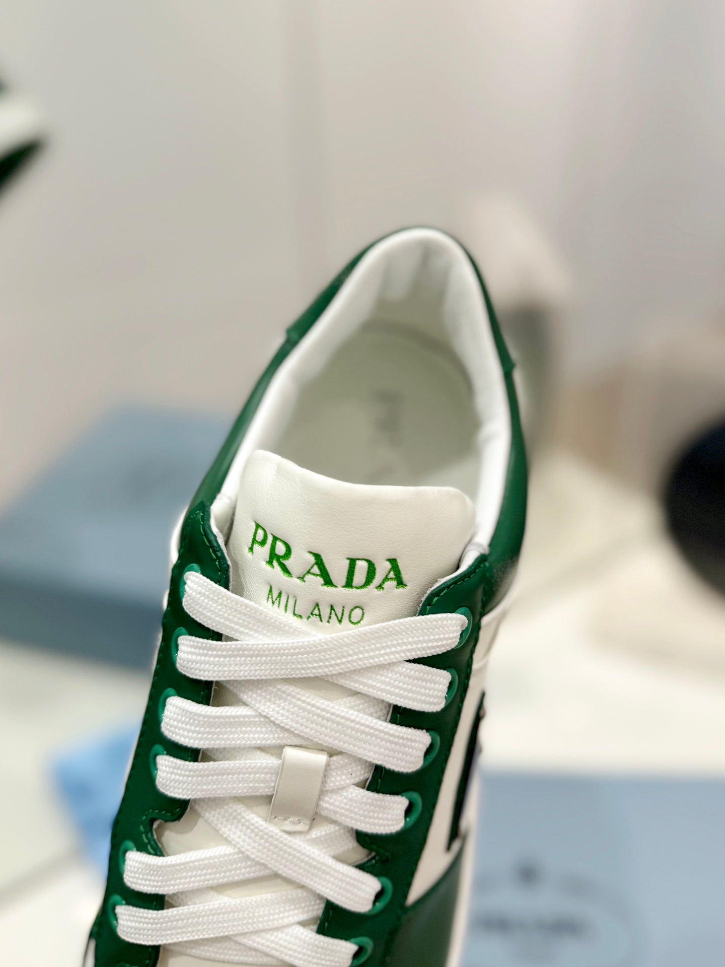 P-Sneakers