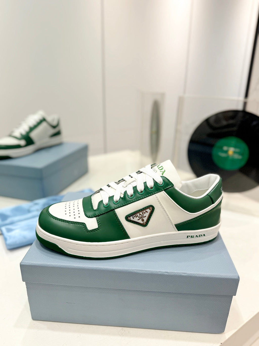 P-Sneakers