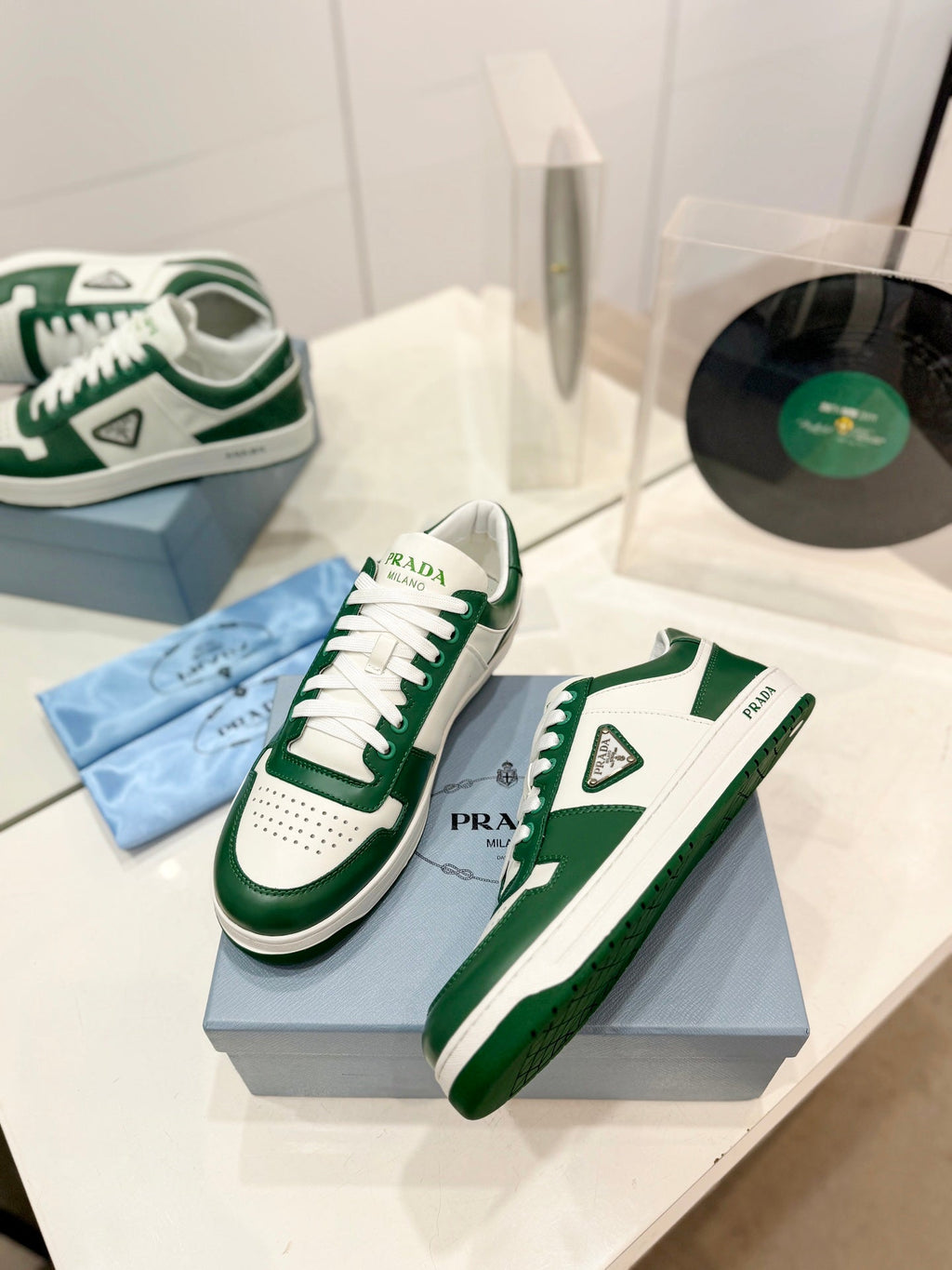 P-Sneakers