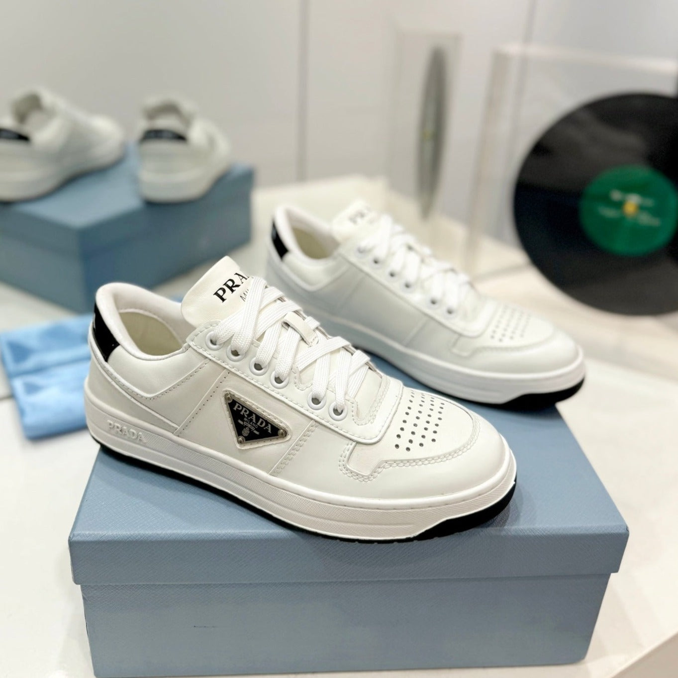P-Sneakers