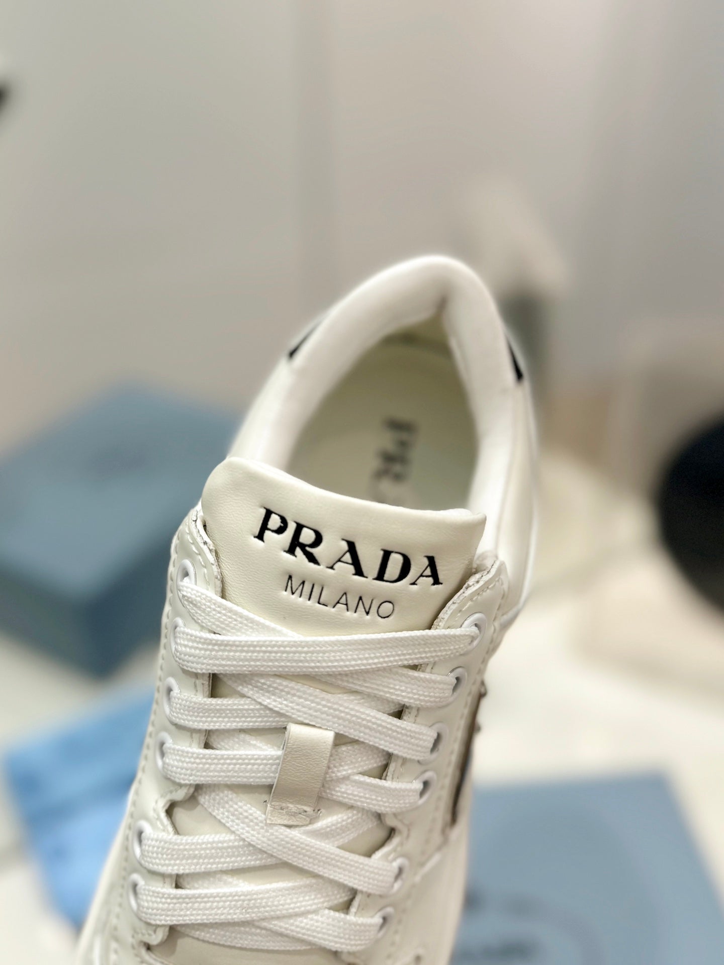 P-Sneakers