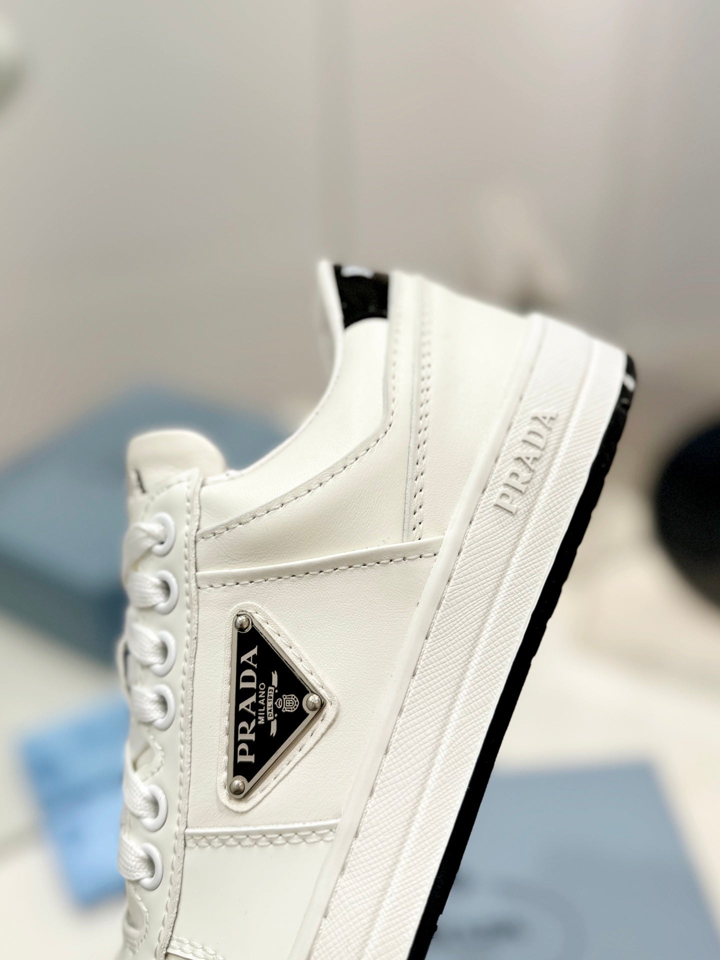 P-Sneakers