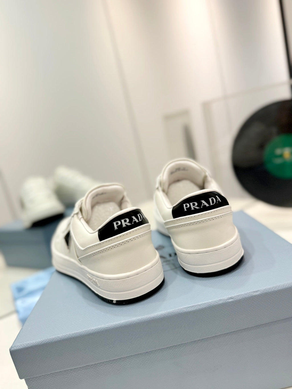 P-Sneakers