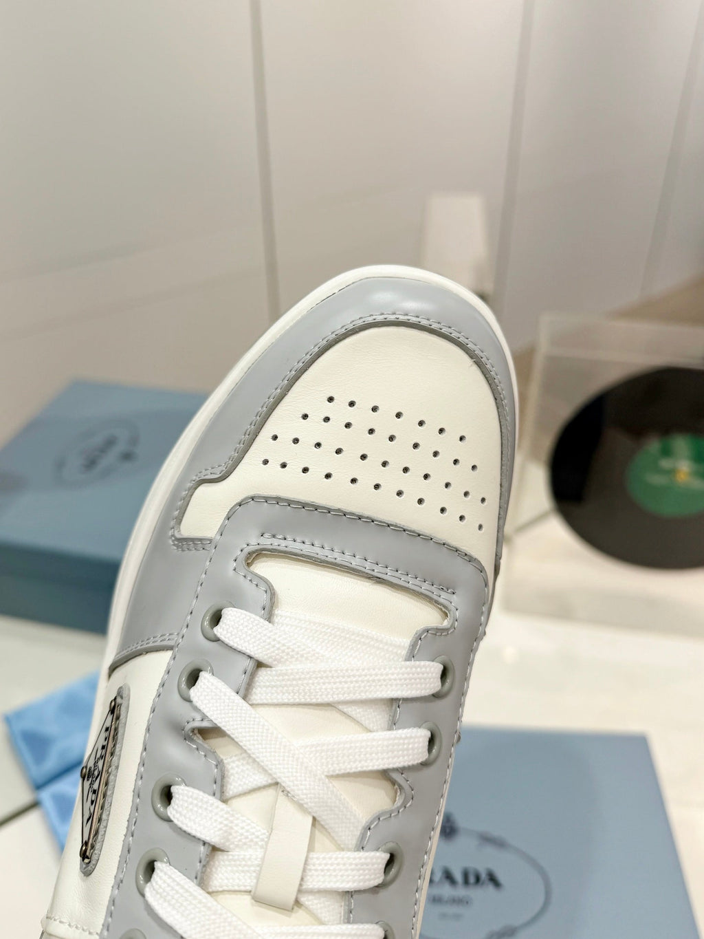 P-Sneakers