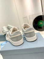 P-Sneakers