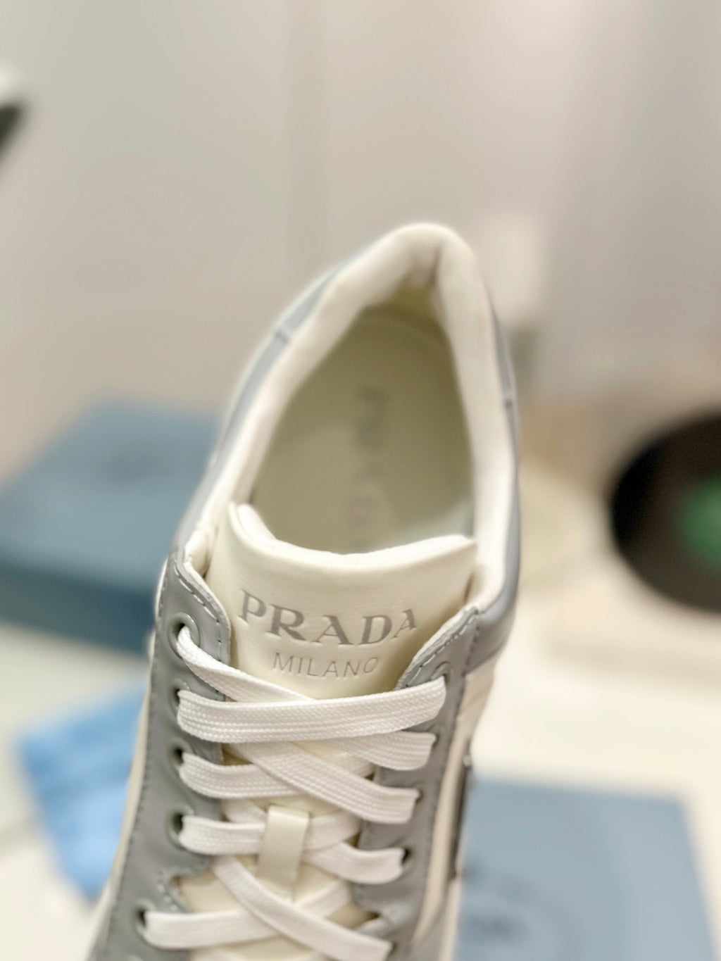P-Sneakers
