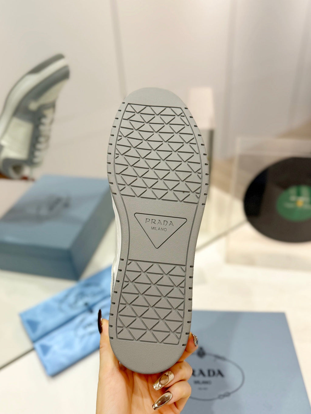 P-Sneakers