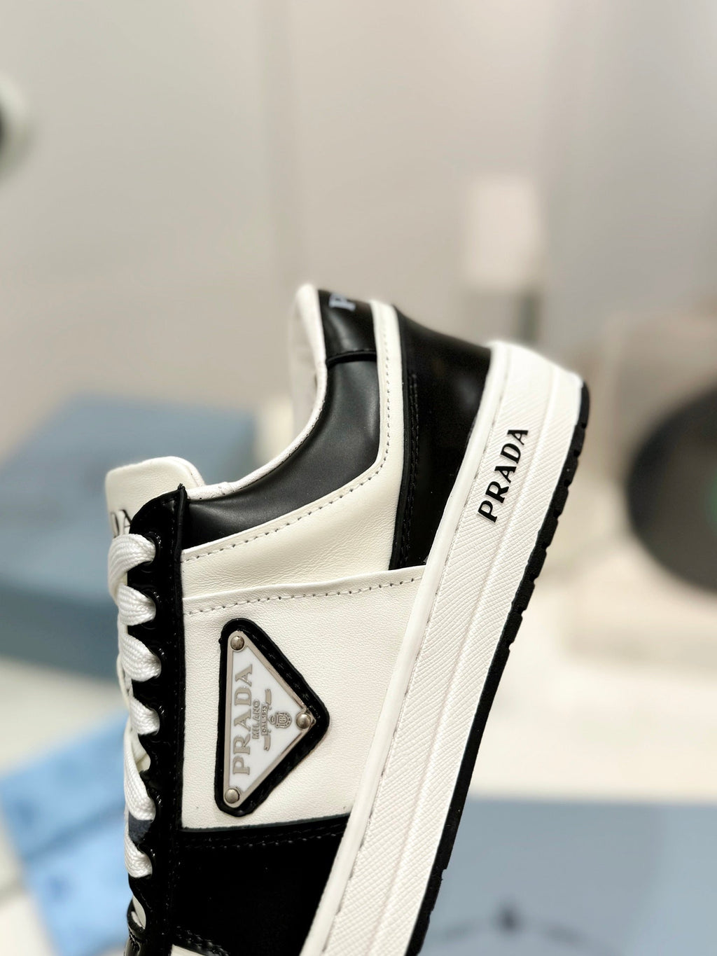 P-Sneakers