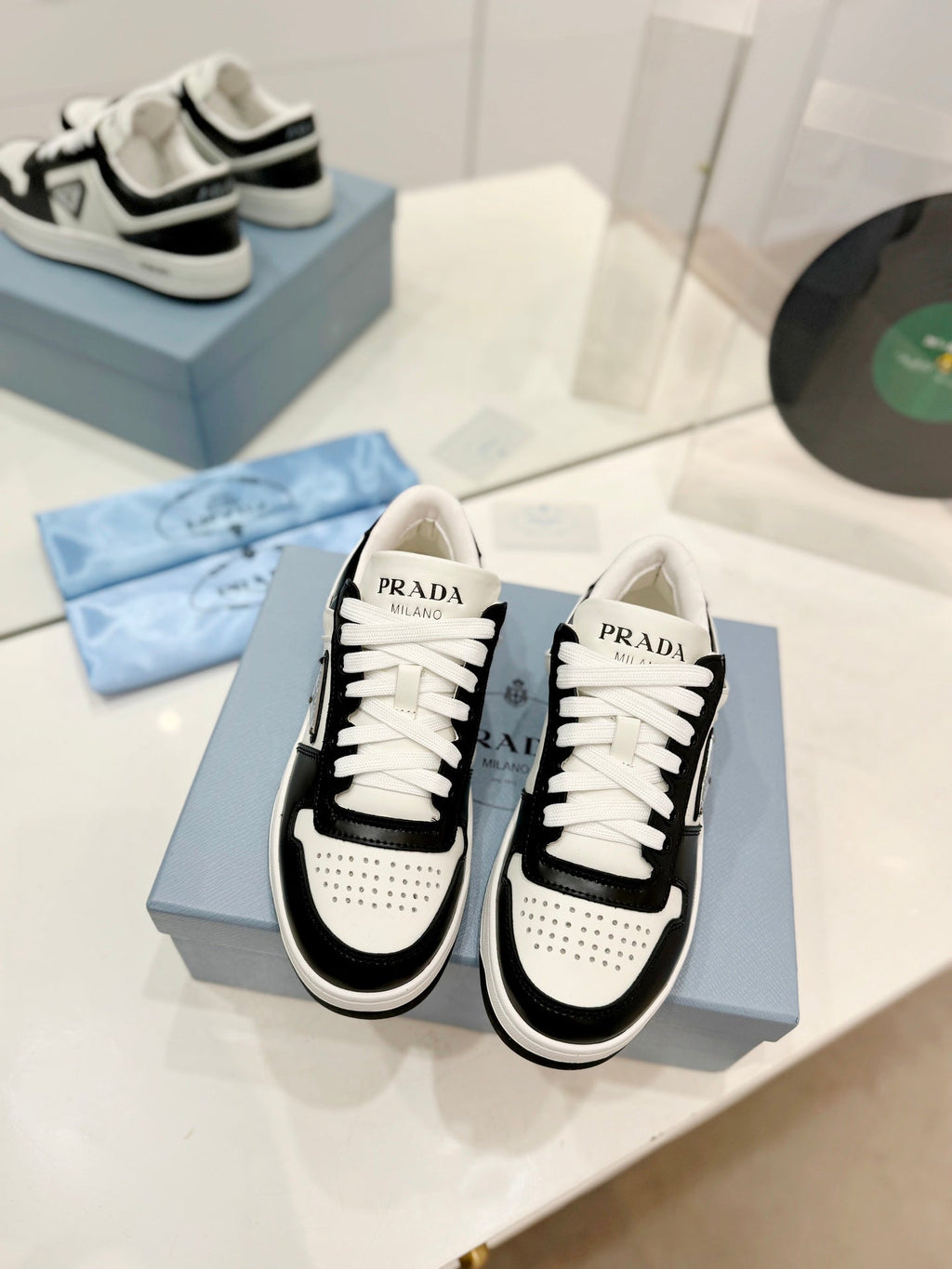 P-Sneakers