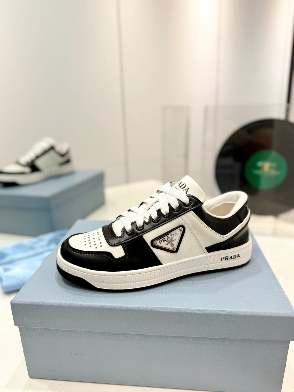 P-Sneakers