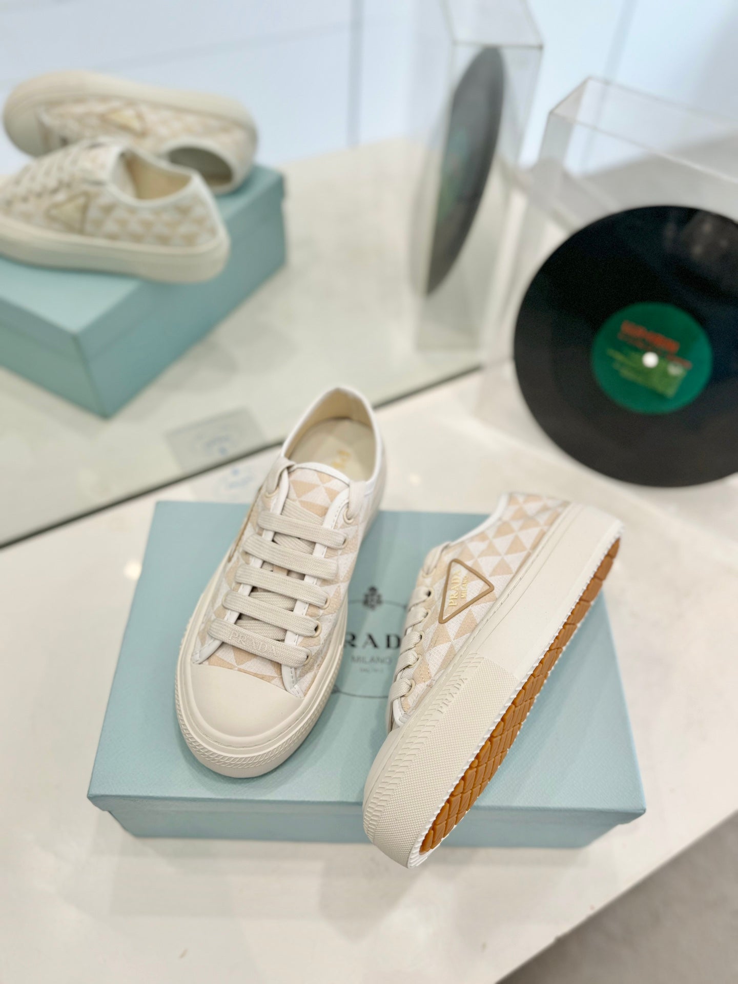 P-Sneakers