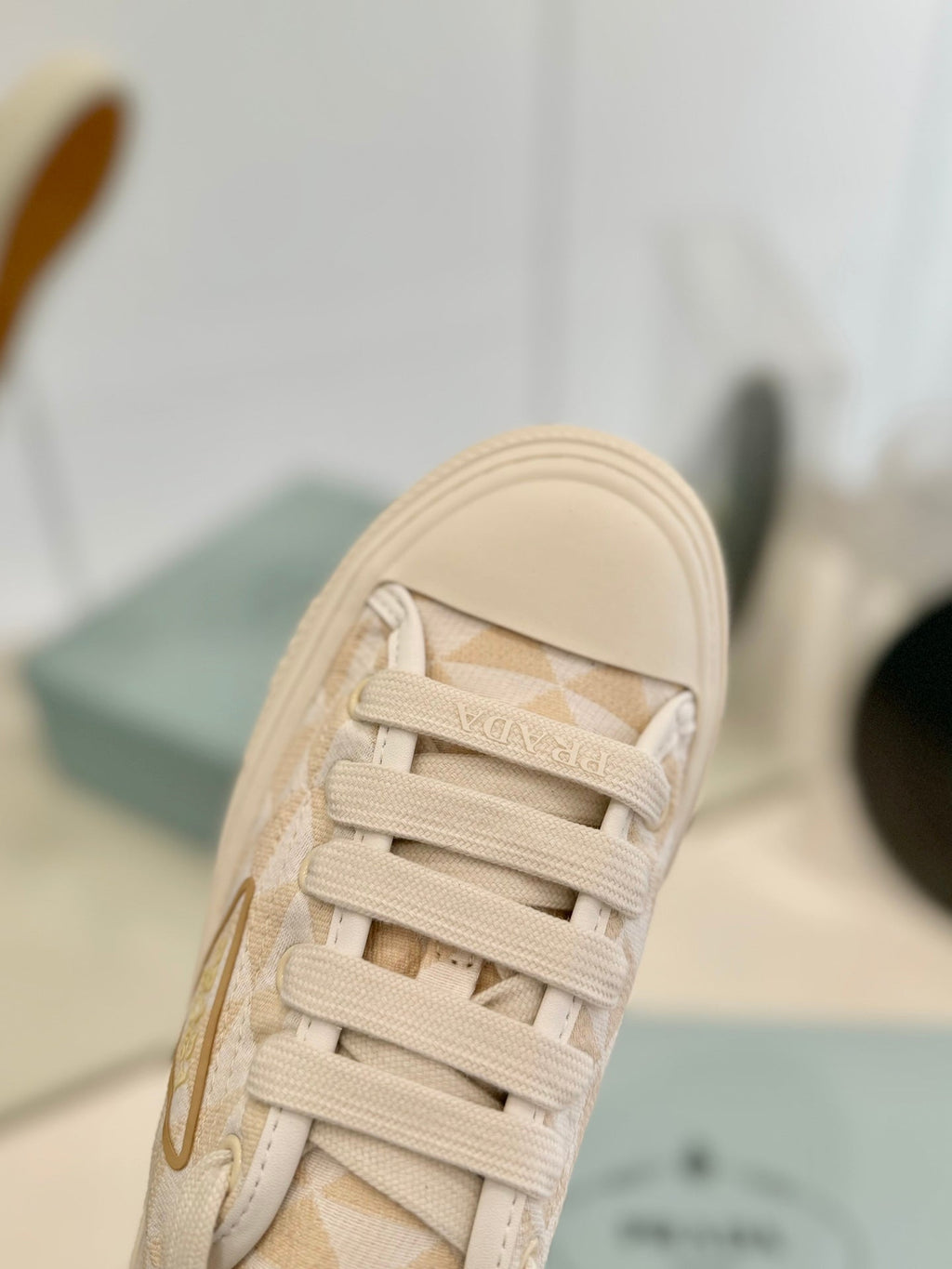 P-Sneakers