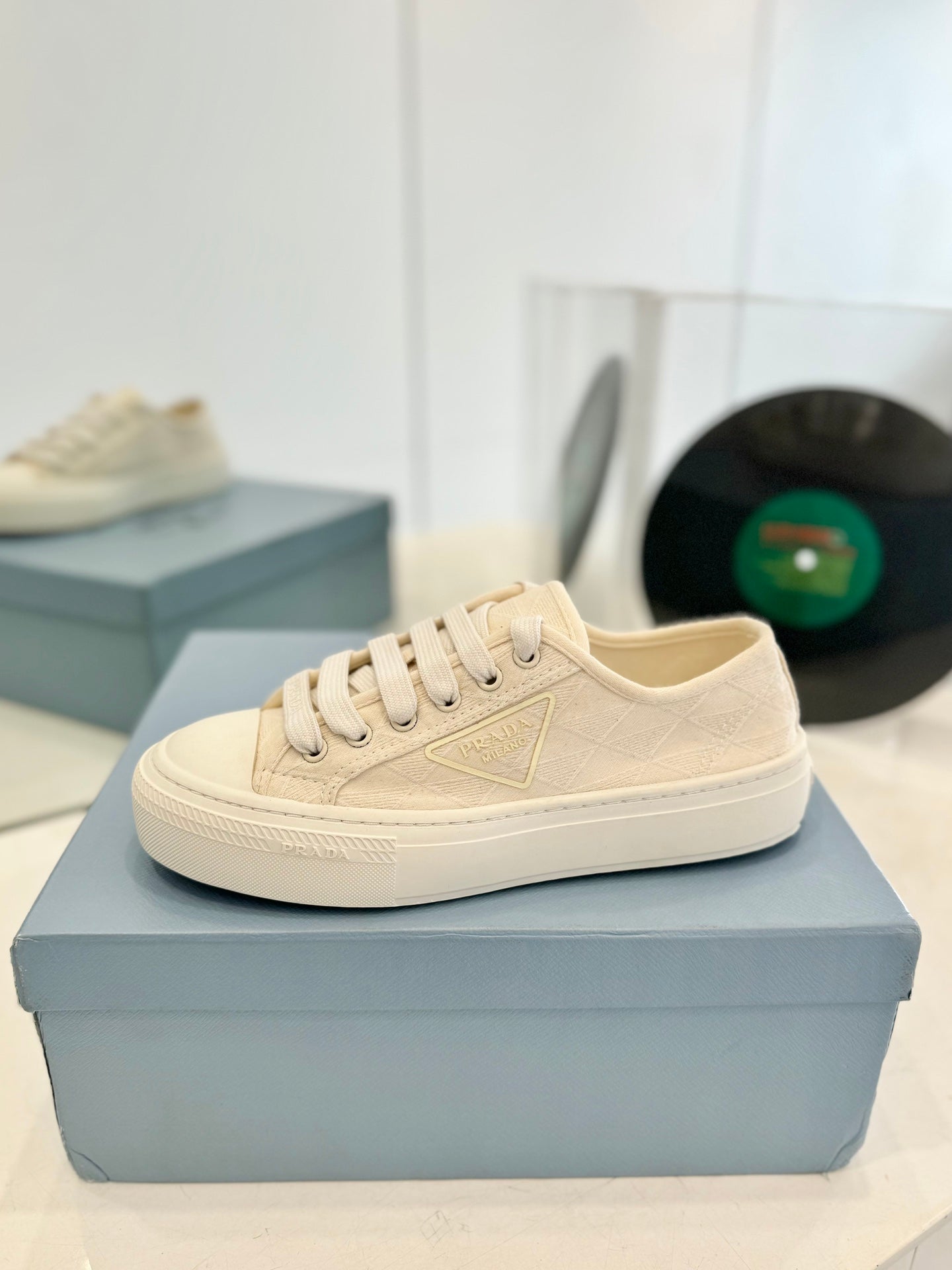 P-Sneakers
