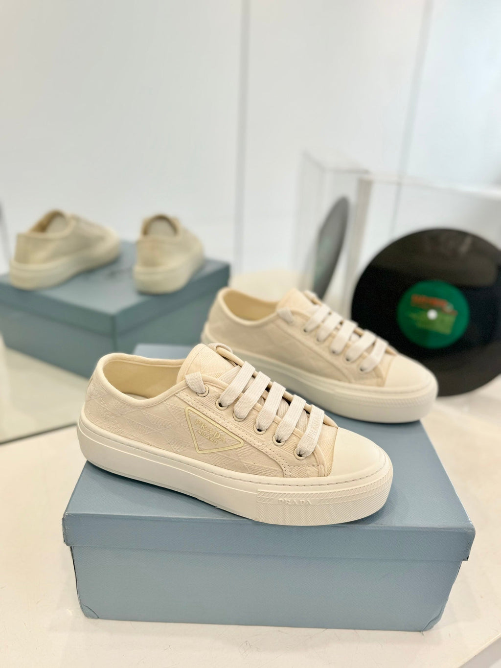 P-Sneakers