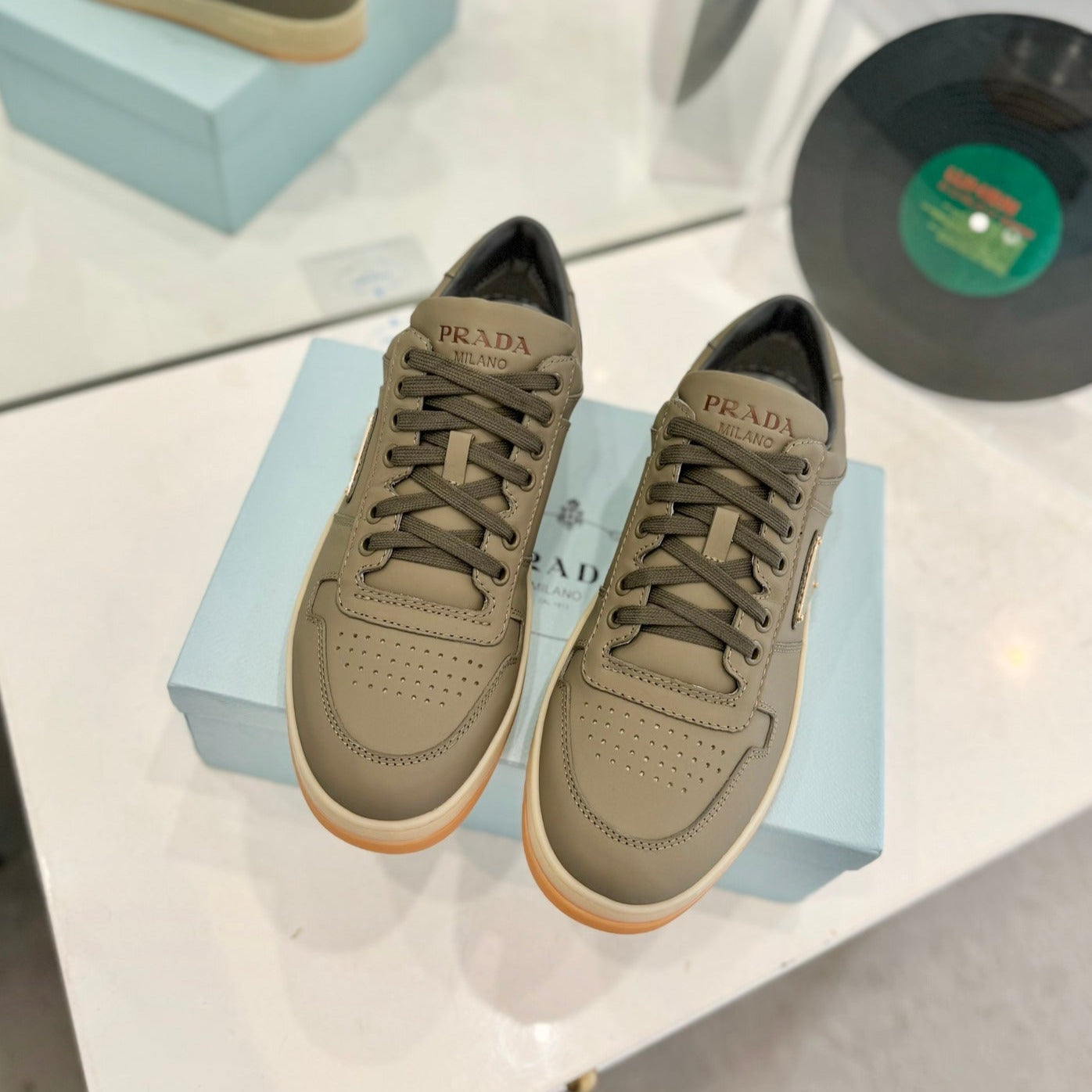 P-Sneakers