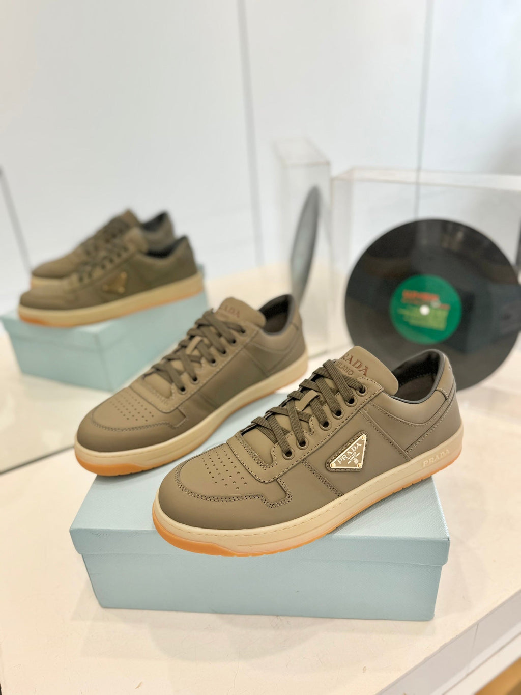 P-Sneakers