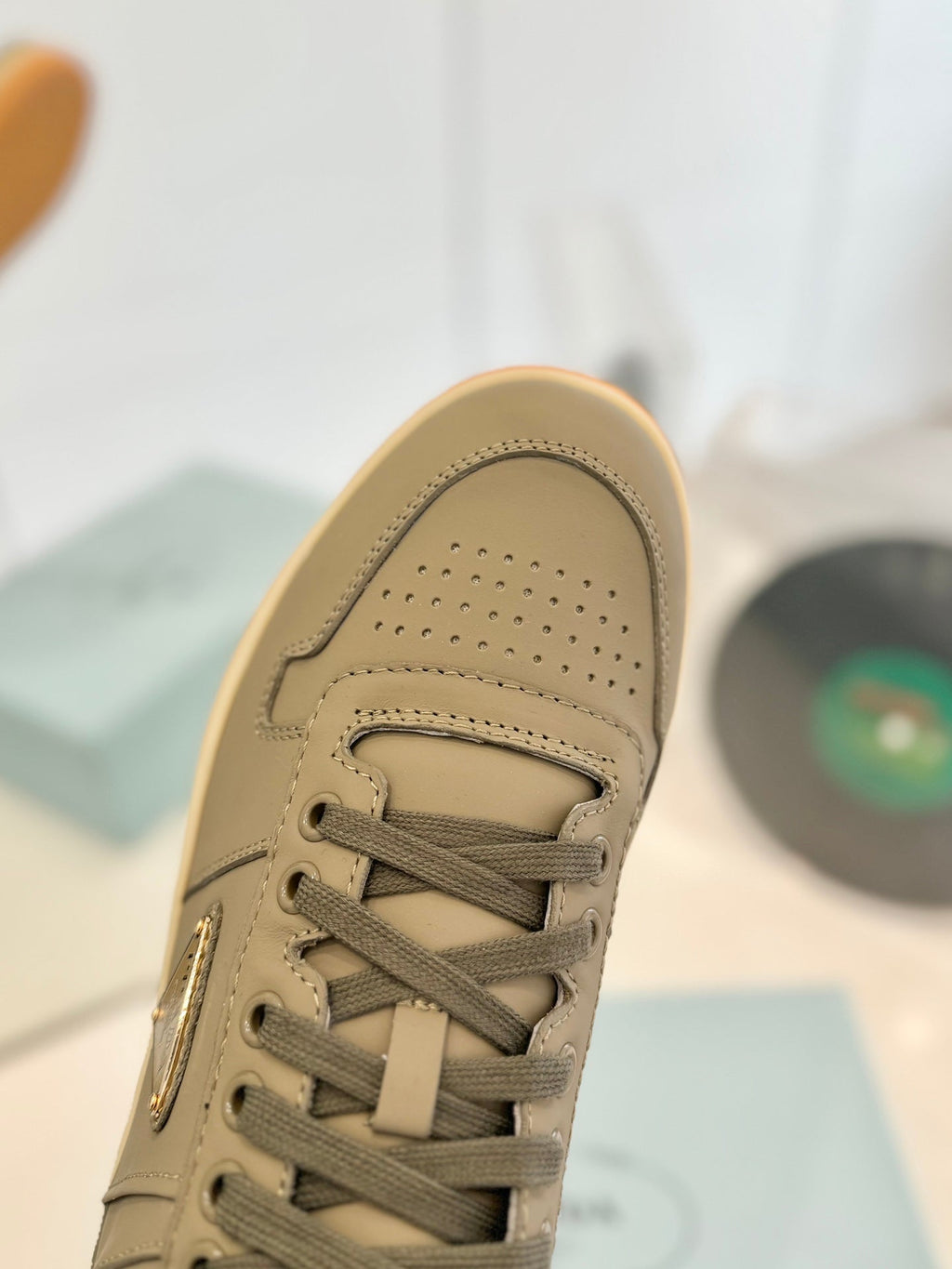 P-Sneakers